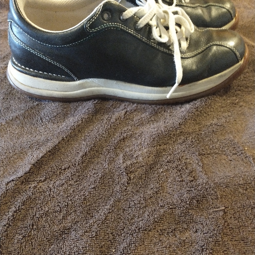 Shoes - Picture 5 of 5